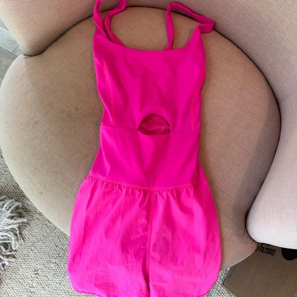 Women’s running onesie - Picture 2 of 4